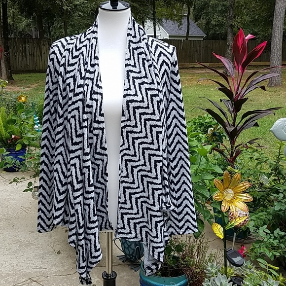 Hot Ginger Jackets & Blazers - Hot Ginger Black and Gray Cardigan